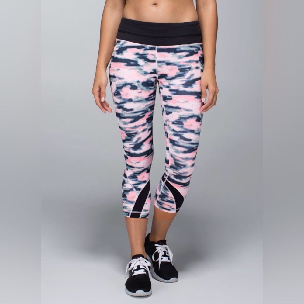 ✨🖤 LULULEMON Run Inspire Crop II Wamo Camo Barely Pink Black Leggings‎ 4 🖤✨